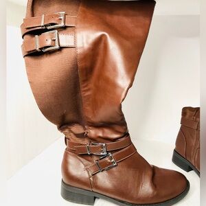 Torrid Buckle Knee Boot WW Wide Width Size 9.5